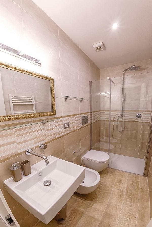 Modern Apartment Near Colosseum Rome Luaran gambar